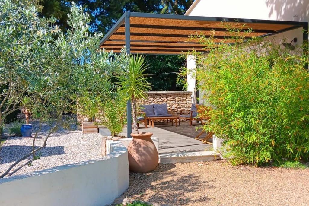 Gite Cosy Au Coeur Du Luberon Lagnes المظهر الخارجي الصورة